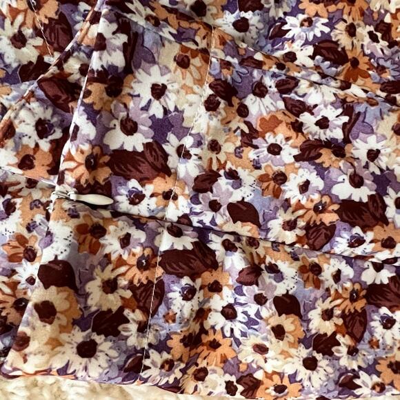 SHEIN Ditsy Floral Cropped Halter Top & Pants Set - Picture 5 of 11